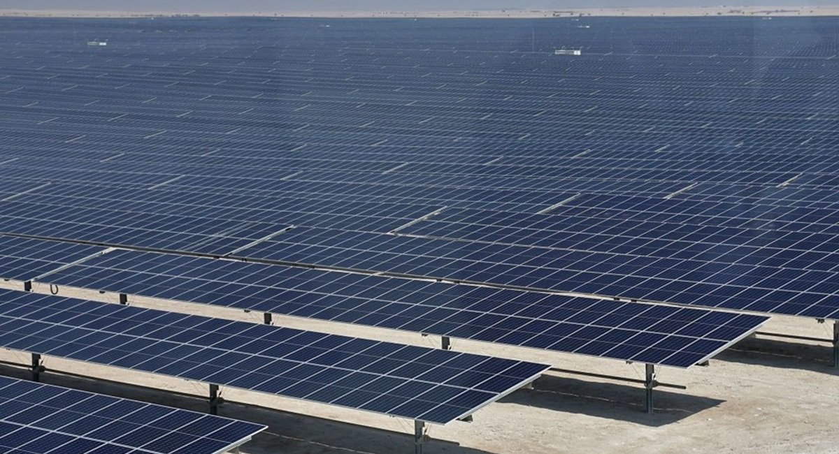 This picture taken on October 18, 2022 shows a view of solar panels at the newly-inaugurated al-Kharsaah solar power plant in Qatar. - Gas-rich Qatar inaugurated its first solar plant on October 18, which organisers of the World Cup have said will provide clean energy for its stadiums. The solar farm in al-Kharsaah, west of the capital, is "one of the biggest" in the Middle East according to the emirate's energy minister. It was launched in 2016 in partnership with France's TotalEnergies and Japan's Marubeni as part of a broader push by Qatar -- one of the world's biggest producers of liquified natural gas -- to invest in solar energy. (Photo by Ivan Pisarenko / AFP) (Photo by IVAN PISARENKO/AFP via Getty Images)
